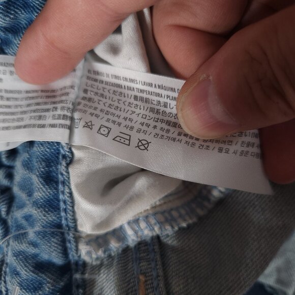 Hollister Mom Shorts W29 9 Ultra High Rise Paperbag Waist Button Fly Blue Denim - Picture 8 of 15